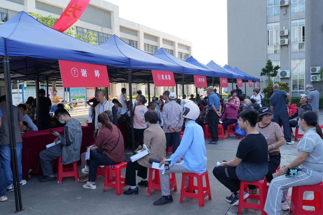 旅穗陽(yáng)江醫(yī)學(xué)專家返鄉(xiāng)大型義診活動(dòng)舉行